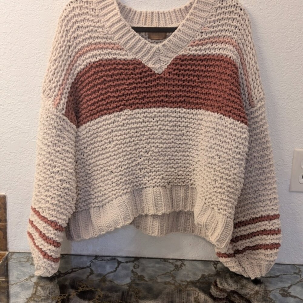 POL Chunky Knit V-Neck Sweater - Cream and Brown Size Small